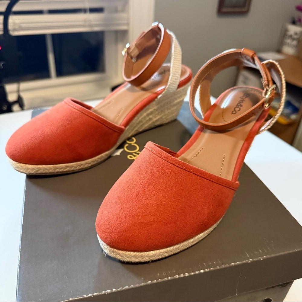NIB Style & Co Mailena wedge espadrille burnt orange size 7